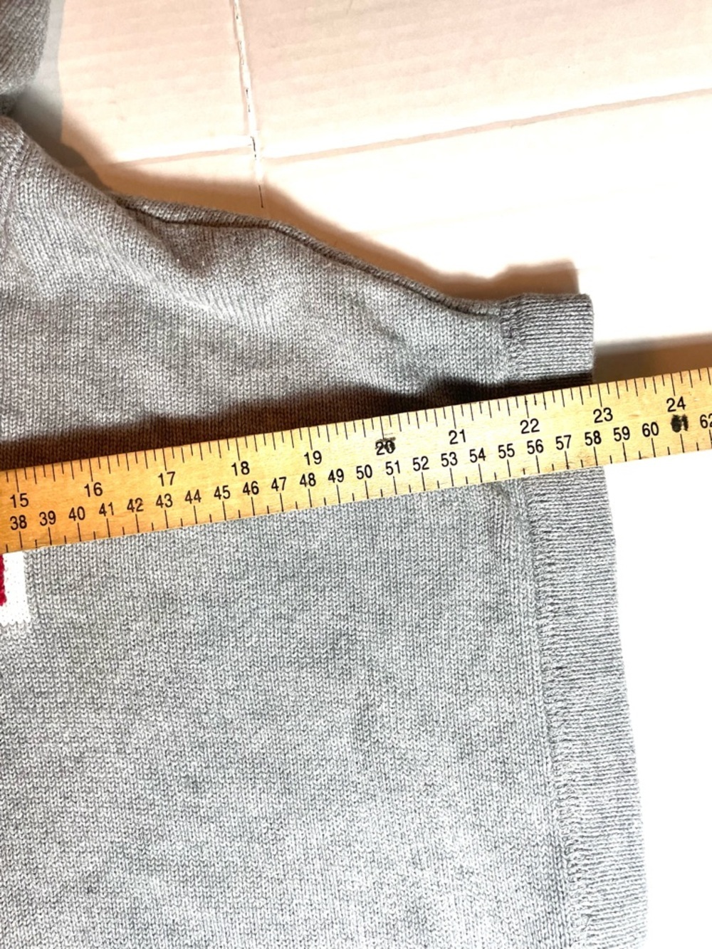 Tommy Hilfiger Gray Hoodie Sweater Cropped Graphic Logo Preppy Streetwear Sz.S - Picture 10 of 11